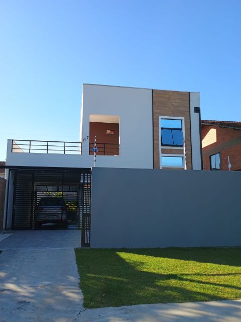 Sobrano novo com excelente padrão de acabamento. - Guaratuba